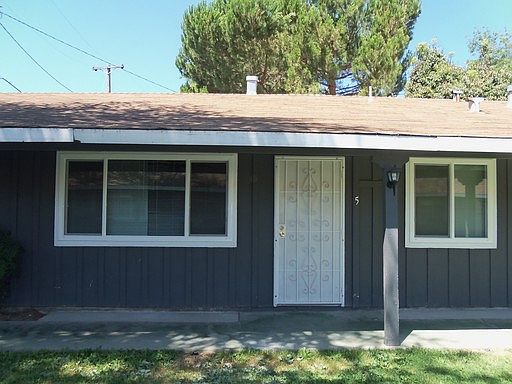 3rd image of 210 Eureka Ave