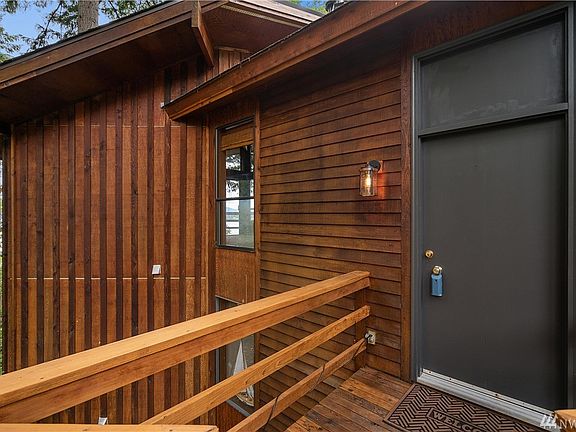 5th image of 230 Bromley Ln NE