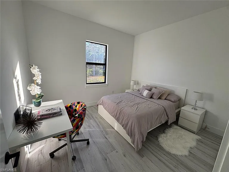 308 Golden Gate Blvd E — Photo 21