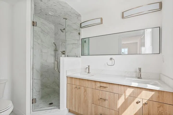 109 Park Ave E — Photo 15