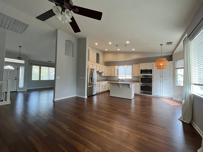 4011 Harlington Cir — Photo 11