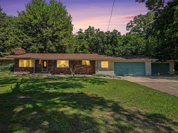 13285 Nichols Rd, Burt, MI 48417