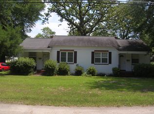 518 3rd St, Cheraw, SC 29520