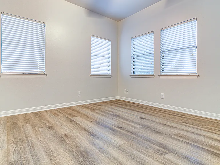 311 W Mary St #B — Photo 17