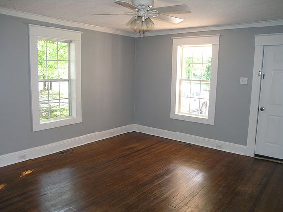 3rd image of 826 Madison St