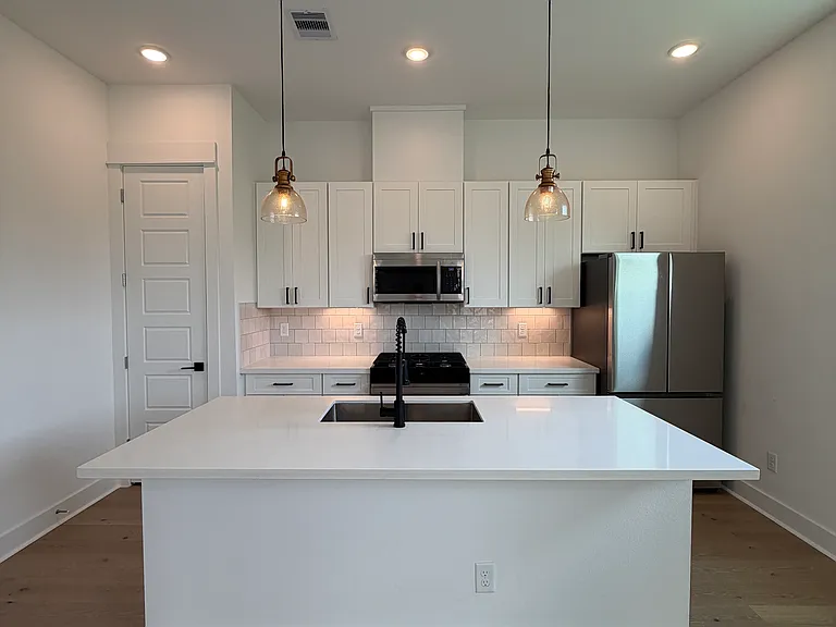5815 Highland Sky Ln — Photo 2