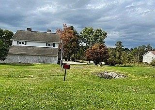 2nd image of 206 2nd St