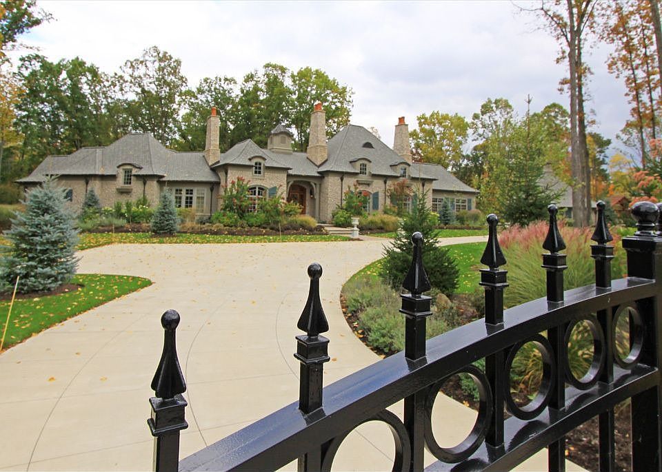 1st image of 4655 Lake Forest Trl
