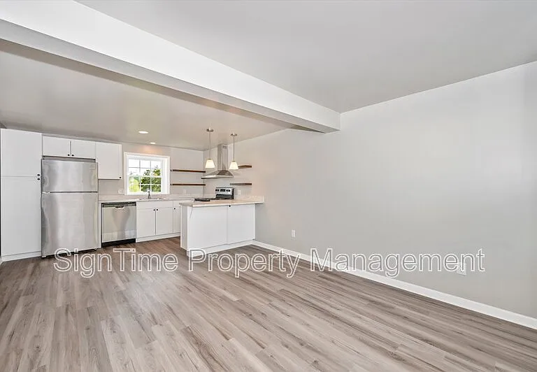 15207 National Pike N — Photo 3