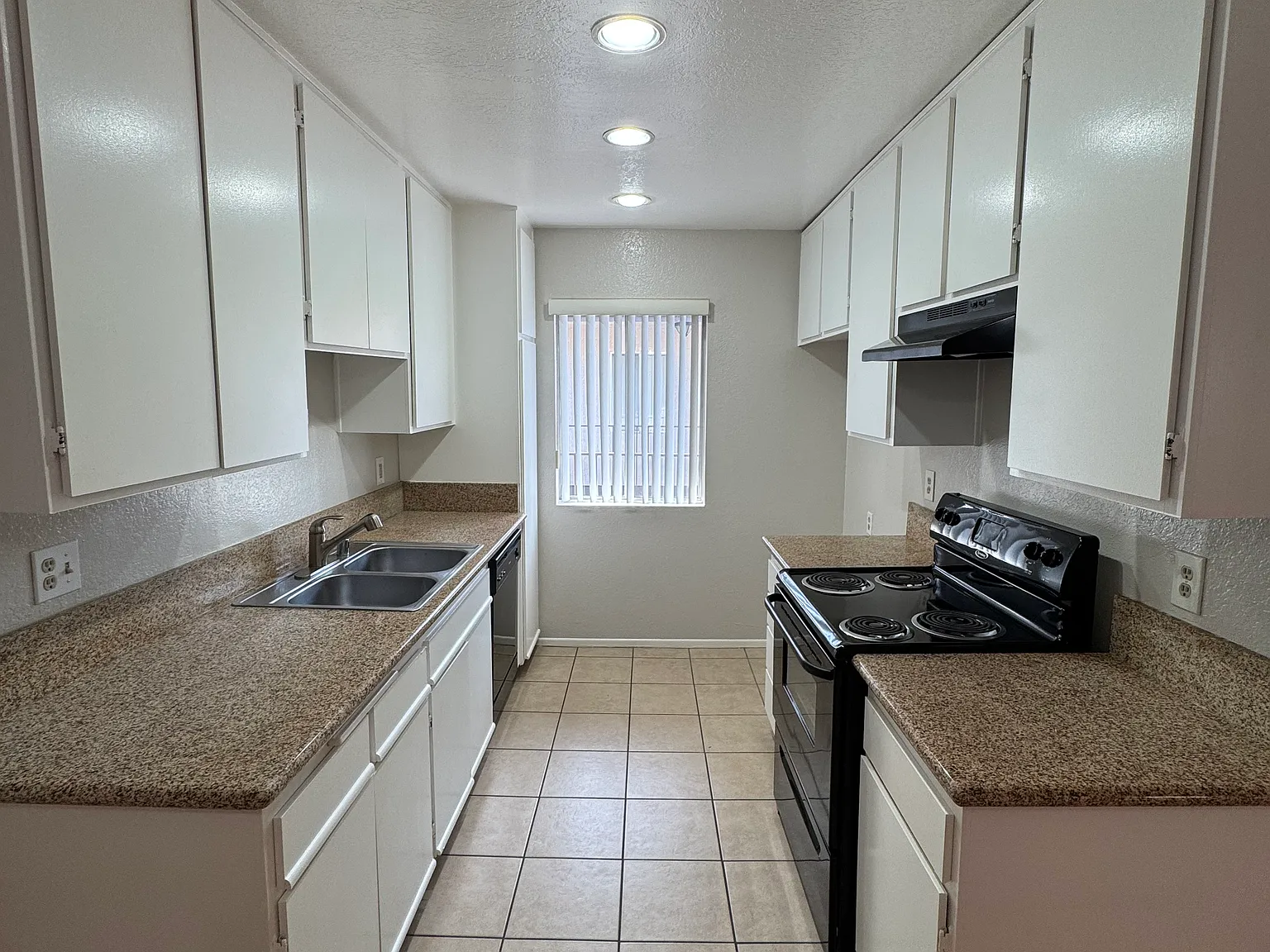 2 bed, 920 sqft, $2,795 — Photo 4