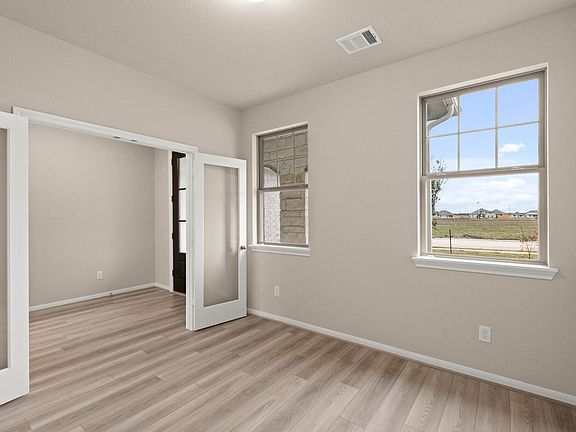 3011 Evian Lane Interior Image 4