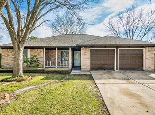 1303 Packsaddle Ln, Baytown, TX 77521