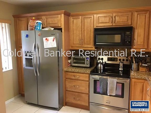 5th image of 460 Lakeview Dr APT 2