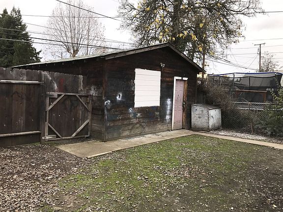 4th image of 716 SE Parrott St
