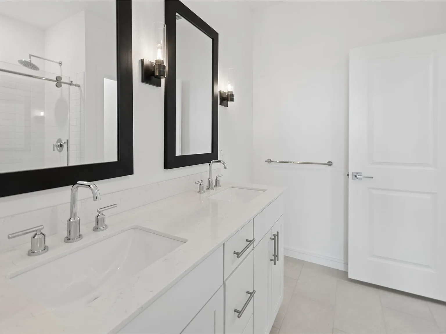 4 bed, 2.0 bath, 1827 sqft, $2,499 — Photo 2