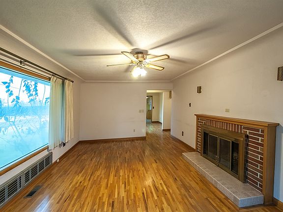 5th image of 496 S Gose St