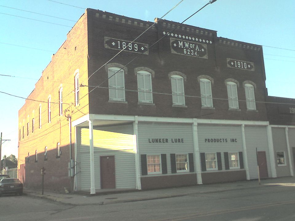 1st image of 115 E Illinois Ave