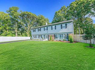 12 Michael Ct, Centereach, NY 11720
