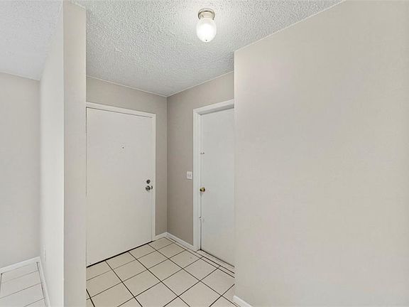 5th image of 8124 Omaha Cir