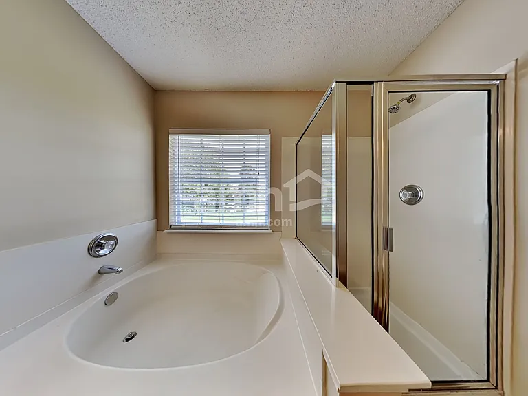 418 Dovetail Cir — Photo 15