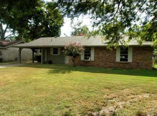 1565 W Pear Ln, Greenville, MS 38703