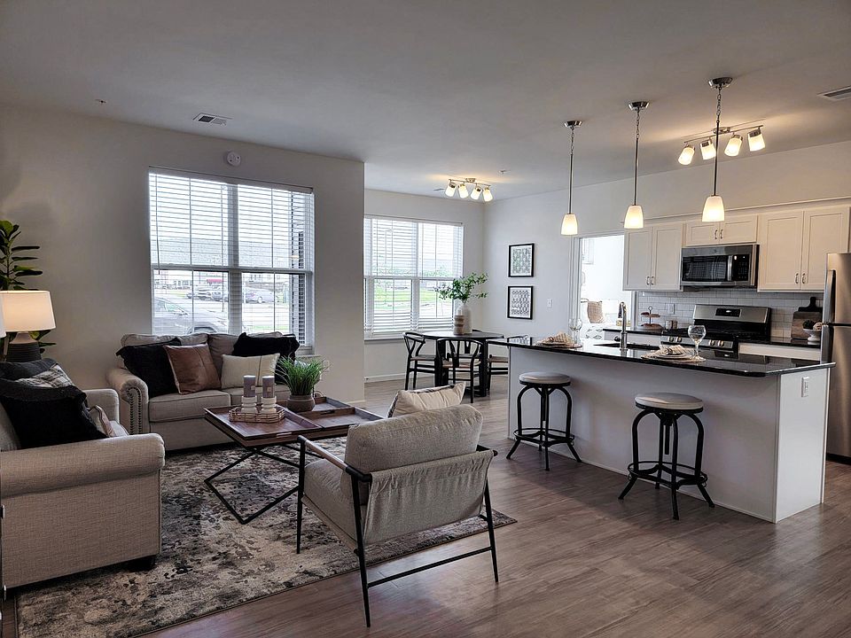 Legacy Floor Plan - Living Room & Kitchen