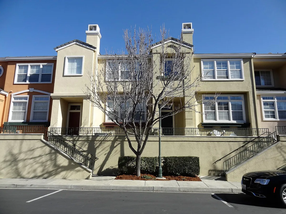 Exterior - 3581 Gilman Cmn