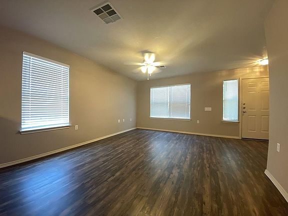 4th image of 18424 Great Valley Dr