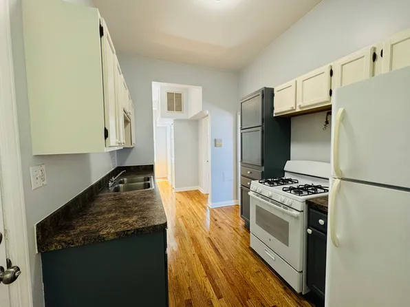 713 S Aberdeen St APT 2F, Chicago, IL 60607