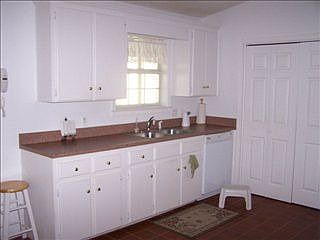 5th image of 2518 Woods View Dr