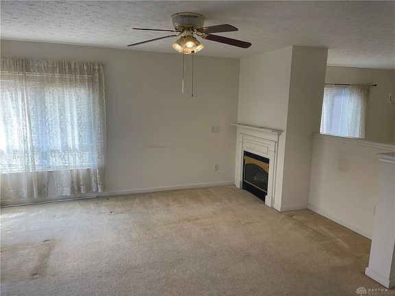 3rd image of 2585 Worthington Dr