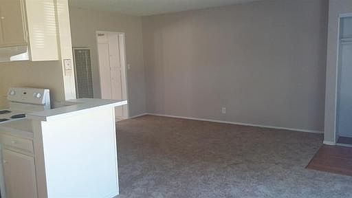 2nd image of 1318 W Gardena Blvd APT E