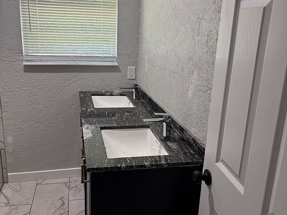 3rd image of 1537 Camden Way