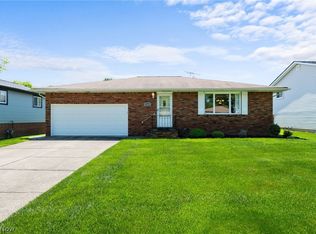 24698 Robinia Dr, Bedford Heights, OH