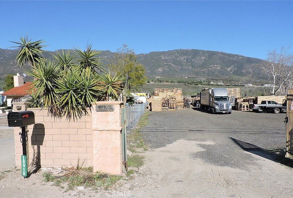 1st image of 18928 Cajon Blvd #17
