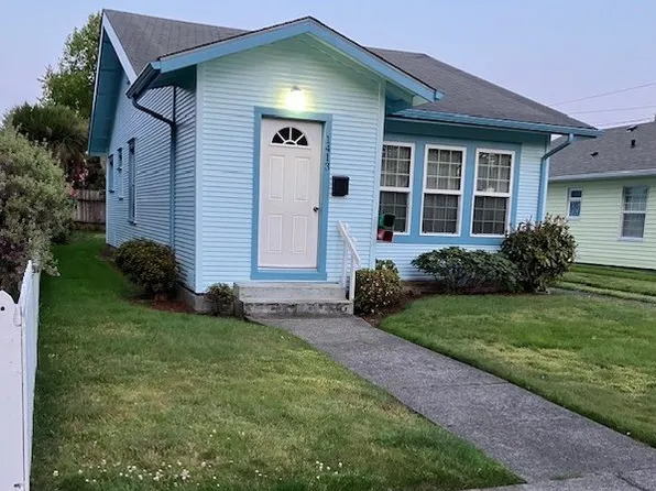 1413 Union Ave, North Bend, OR 97459