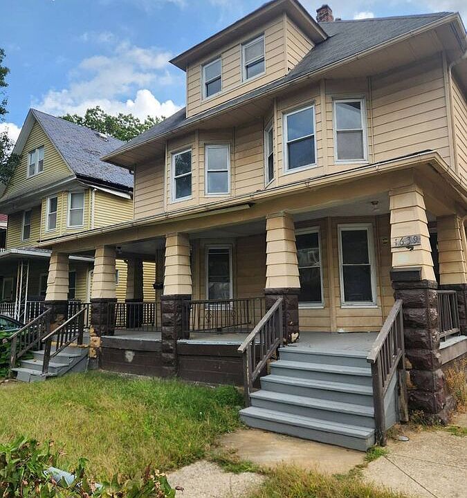 1st image of 1637 Holyrood Rd #1639