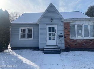 2394 Curry Rd, Schenectady, NY 12303