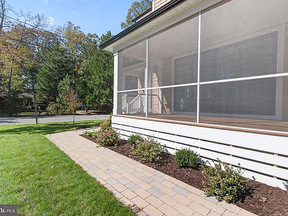 5th image of 143 Henlopen Ave