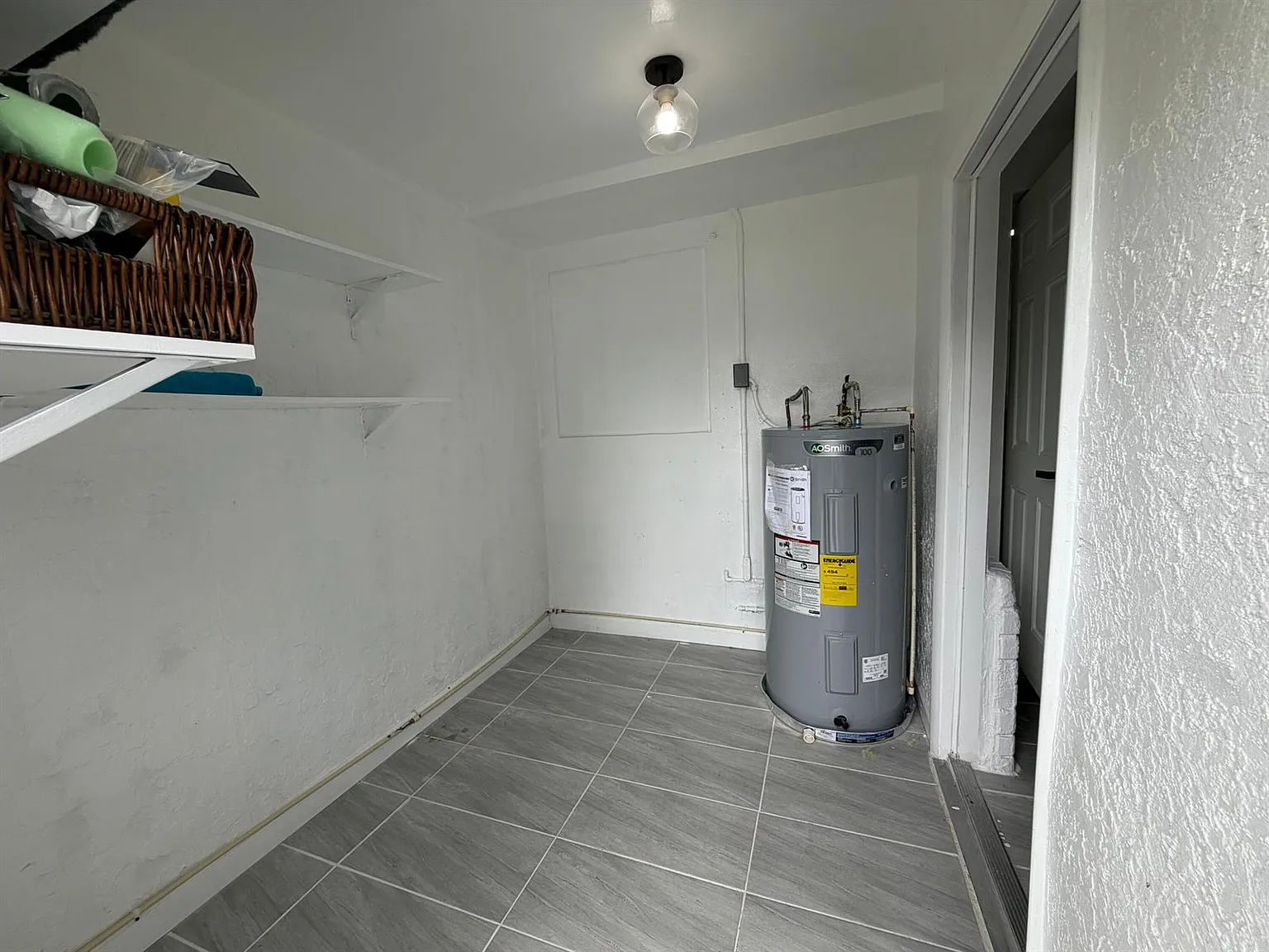 5 bed, 3.0 bath, 1530 sqft, $4,600 — Photo 3