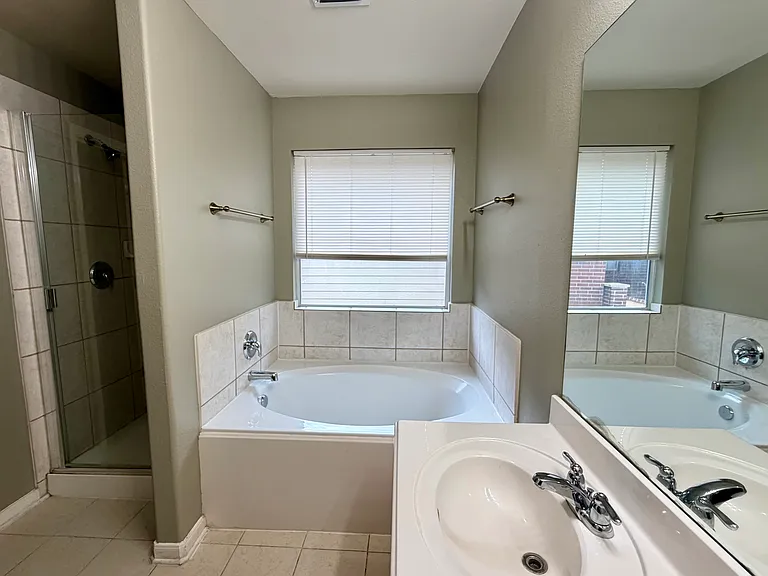 10211 Margarita Hl — Photo 16