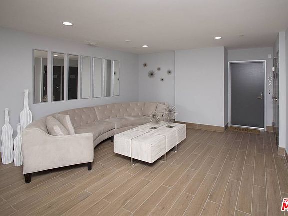 3rd image of 2028 S Bentley Ave Ph 2