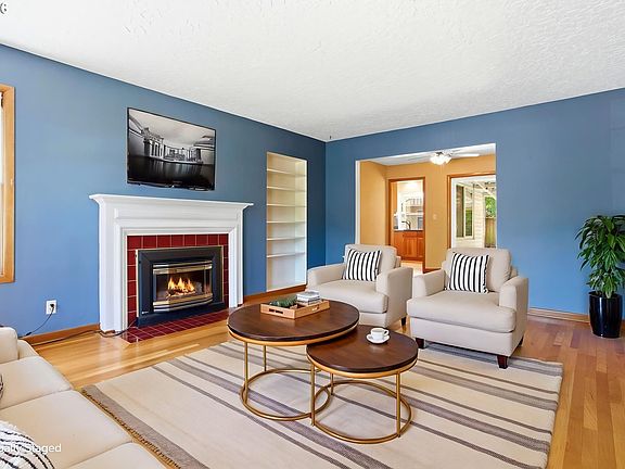 4th image of 7051 N Dwight Ave