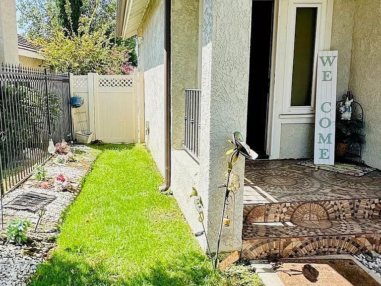 Alencon Dr — Photo 14
