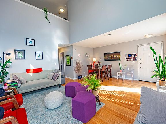 2nd image of 20 W Russell St