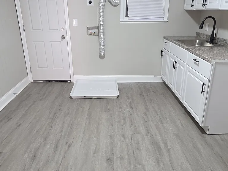 3515 E Fairmount Ave — Photo 6