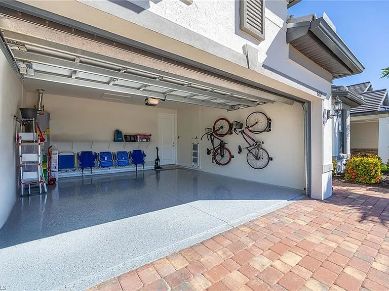 6767 Pennyroyal Dr — Photo 35