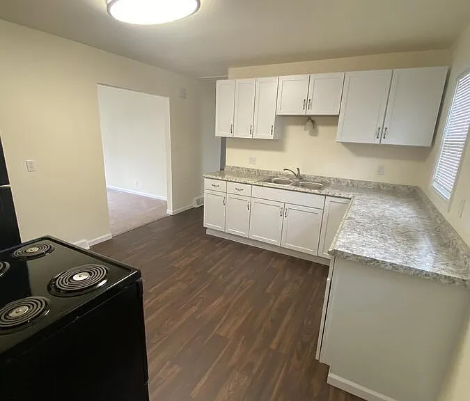 4913 W Minnesota Ave — Photo 4