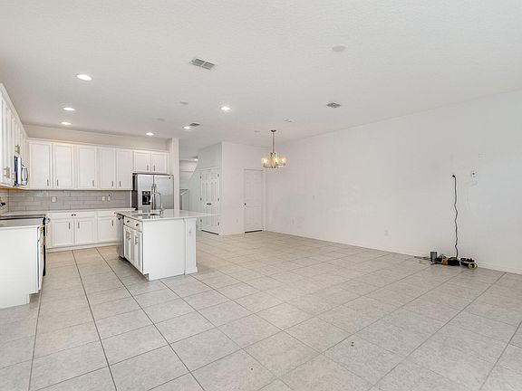 4th image of 7718 Bowery Dr