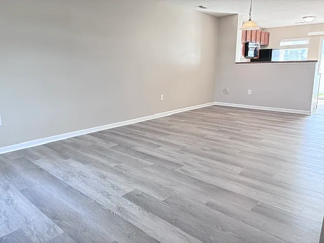 2 bed, 1.5 bath, 1056 sqft, $1,500 — Photo 4